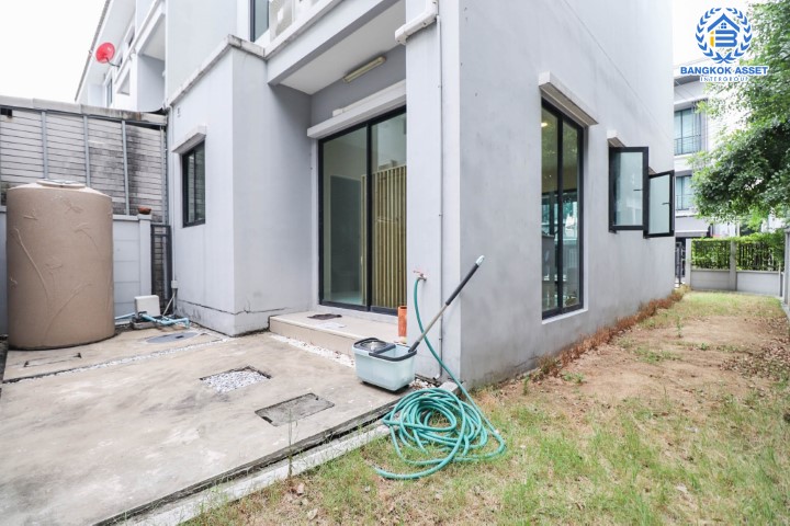 *****ทาวน์โฮมมือสองย่านนนทบุรี ม.บ้านกลางเมือง รัตนาธิเบศร์ หลังมุม! เนื้อที่ 25.6 ตร.ว. ฟังก์ชัน 3 ห้องนอน 3 ห้องน้ำ 2 ที่จอดรถ แถมฟรี! 4 เครื่องปรับอากาศ บ้านหันทิศเนือ บนทำเลเยี่ยม ใกล้รถไฟฟ้าสายสีม่วง "สถานีแยกนนทบุรี 1" เพียง 10 นาที